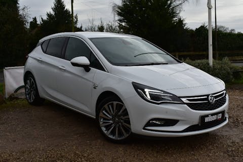 White Vauxhall Astra 1.4 Griffin 2019