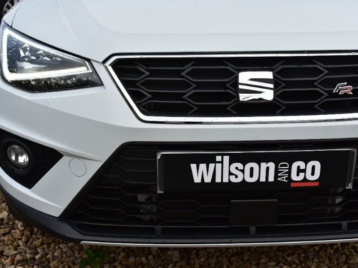 White SEAT Arona 1.0 TSI Fr Sport DSG 2019