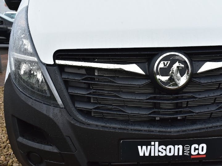 White Vauxhall Movano 2.3 L2h2 F3500 2021