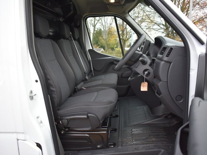 White Vauxhall Movano 2.3 L2h2 F3300 2021