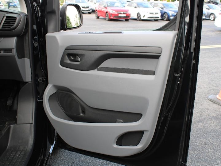 Black Vauxhall Vivaro 1.5 L1h1 2700 Edition S/S 2021